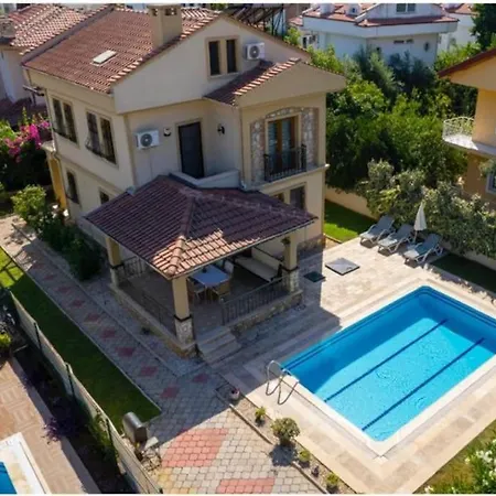 Umberto; Fethiye'de Ozel Havuzlu Willa *